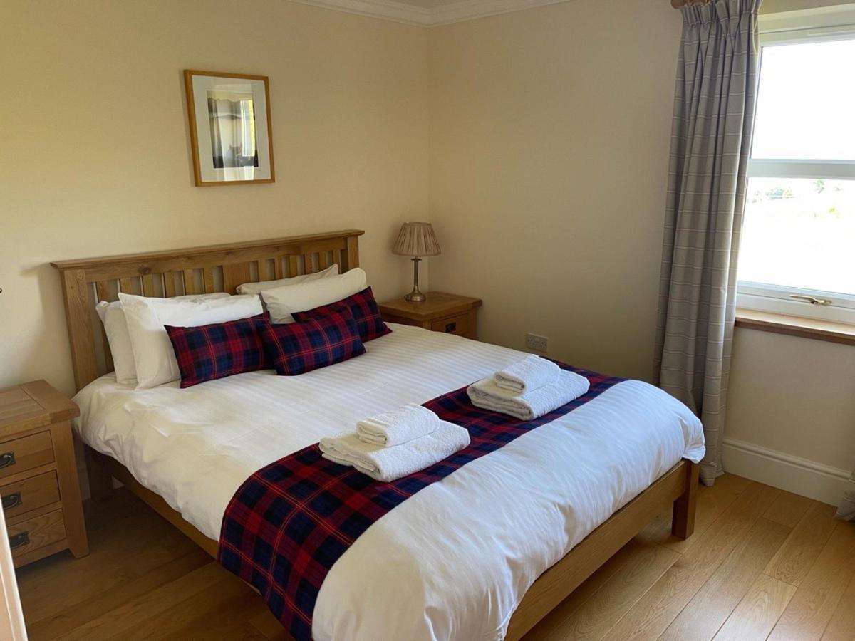 Highland Farm Cottages Dingwall Eksteriør billede